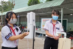 Khuyến khích học sinh thực hiện 5K tại trường học. Tuy nhiên, không bắt buộc đeo khẩu trang trong lớp với trẻ mầm non.