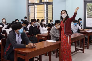 Học sinh lớp 10, Trường THPT Tôn Thất Tùng, Đà Nẵng. 