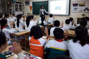 Cô Lê Thị Hồng An trong giờ lên lớp. Ảnh: NVCC