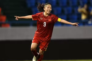 Tiền đạo Huỳnh Như.