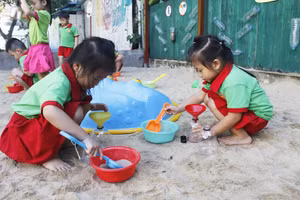 Muốn con biết quản lý thời gian, cha mẹ cần dạy con quý trọng điều đó. Ảnh minh hoạ