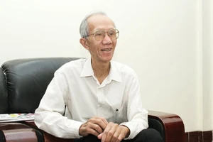 GS.NGƯT Phùng Văn Tửu.