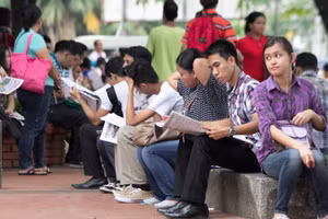 Sinh viên Indonesia khó khăn tìm việc làm sau khi tốt nghiệp.