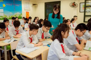 Giáo viên, học sinh Trường THCS Lương Yên (Hai Bà Trưng, Hà Nội). Ảnh: NTCC