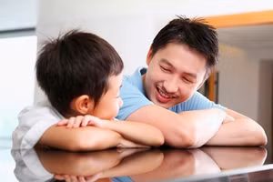 Trẻ cần biết rằng, bạo lực không phải là cách để giải quyết vấn đề. Ảnh minh họa