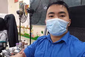 Thầy Văn Công Thư đã 41 lần hiến máu và tiểu cầu để góp phần cứu người. 