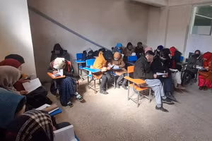 Học sinh Trường trung học Sayed ul-Shuhada vẫn không muốn từ bỏ việc học của mình bất chấp các cuộc tấn công không ngừng và các hạn chế mới của Taliban.