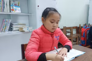 Dù trên lớp hay ở nhà, Linh Giang đều tìm tòi và say sưa với môn học Tiếng Anh.