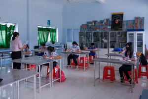 Học sinh TP Cần Thơ không có điều kiện học trực tuyến được nhà trường hỗ trợ học tại trường.