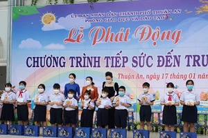 Phòng GD&ĐT thị xã Thuận An (Bình Dương) phát động chương trình Tiếp sức đến trường năm 2022, nhằm hỗ trợ học sinh trên địa bàn.