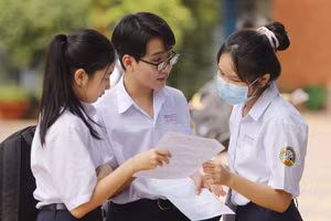 Học sinh phổ thông thi vào lớp 10. Ảnh minh họa
