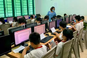Giờ học tin của học sinh Trường Tiểu học Võ Trường Toản (Quận 10).