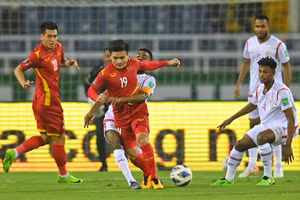 Quang Hải trong trận Việt Nam gặp Oman vòng loại thứ 3 World Cup 2022.