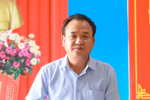 Ông Hồ Quốc Hương bị kỷ luật cách chức tất cả các chức vụ trong Đảng do mắc nhiều sai phạm.