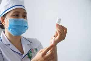 Một người đàn ông Nghệ An sau khi nhập cảnh sang Lào có kết quả xét nghiệm dương tính với SARS-CoV-2. Ảnh minh hoạ.