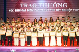 Nghệ An không tổ chức Lễ tuyên dương học sinh xuất sắc năm học 2020 -2021