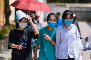 Thí sinh Nghệ An phấn khởi sau môn thi đầu tiên tuyển sinh vào lớp 10