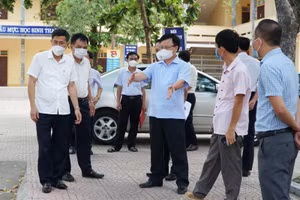 Đoàn kiểm tra Ban chỉ đạo thi tỉnh Nghệ An lưu ý công tác phân luồng thí sinh khi vào điểm thi.