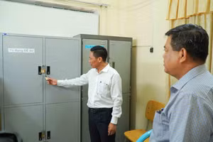 TP Cần Thơ đi kiểm tra, rà soát công tác chuẩn bị kỳ thi trên địa bàn.