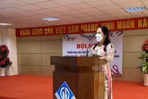 Bà Huỳnh Thị Phượng, Phó Giám đốc Sở GD&ĐT tỉnh Tiền Giang phát biểu tại Hội nghị.