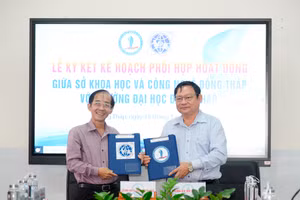 Trường ĐH Đồng Tháp kí kết kế hoạch phối hợp hoạt động khoa học và công nghệ với Sở KH&CN Đồng Tháp.