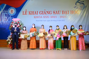 Lễ khai giảng diễn ra long trọng và thành công tốt đẹp