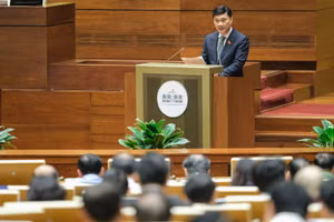 Chủ nhiệm Ủy ban Kinh tế Vũ Hồng Thanh trình bày Báo cáo giải trình, tiếp thu, chỉnh lý dự thảo Nghị quyết về chủ trương đầu tư Dự án đầu tư xây dựng đường bộ cao tốc Biên Hòa - Vũng Tàu giai đoạn 1