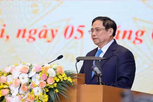 Thủ tướng nêu rõ: Dự báo tình hình năm 2022 có những thuận lợi, cơ hội nhưng khó khăn, thách thức nhiều hơn. Phải xác định như vậy để có mục tiêu, nhiệm vụ, giải pháp phù hợp, xử lý hiệu quả các vấn đề phát sinh.