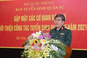 Trung tướng, GS.TS Trần Hữu Phúc thông tin.