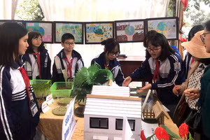 Sản phẩm nhà chống ô nhiễm tiếng ồn của HS Trường THCS Lê Hồng Phong (TP Yên Bái).