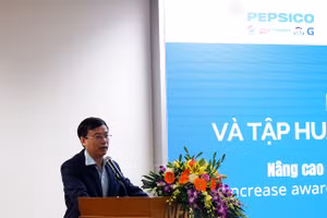 PGS.TS Bùi Đức Thọ - Phó hiệu trưởng Trường ĐH Kinh tế Quốc dân - phát biểu tại lễ khởi động chương trình (Ảnh: CTV)