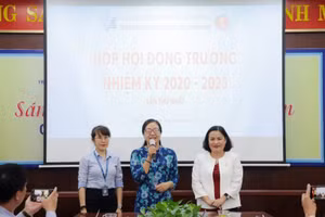 TS. Lê Thị Ngọc Điệp - Bí thư Đảng ủy giữ chức Chủ tịch Hội đồng trường và PGS.TS Ngô Thị Phương Lan - Hiệu trưởng giữ chức Phó Chủ tịch Hội đồng trường ĐH KHXH&NV TP.HCM nhiệm kỳ 2020-2025.