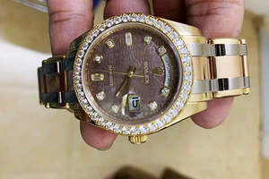 Chủ chiếc đồng hồ Rolex tiền tỷ ở Sài Gòn "sập bẫy" lừa