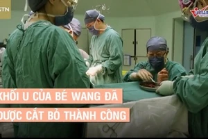 Bác sĩ 96 tuổi, tay chân biến dạng vẫn cầm dao phẫu thuật