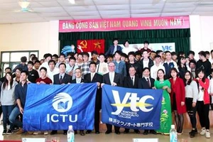 Trường Cao đẳng Công nghệ ô tô Yokohama (YTC) Nhật Bản đến tham quan, giao lưu văn hóa tại trường ICTU.