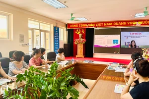 Giáo viên dự tập huấn, bồi dưỡng sử dụng SGK môn Khoa học lớp 4 - Bộ sách Cánh Diều theo Chương trình GDPT năm 2018.