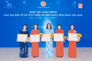 5 nhà giáo tiêu biểu của Bắc Giang được vinh danh tại Lễ kỷ niệm 40 năm ngày Nhà giáo Việt Nam