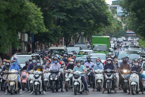 Phương tiện tham gia giao thông dịp cuối năm luôn ở mức cao.