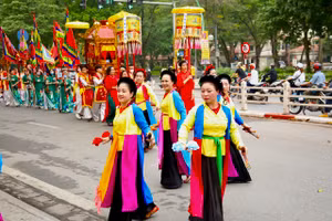 Nghi thức rước lễ vào đền Quán Thánh