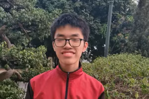 Thân Thế Công - lớp 11 chuyên Vật lí, Trường THPT Chuyên Bắc Giang.