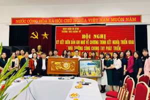 Những món quà ý nghĩa được hai nhà trường trao tặng.