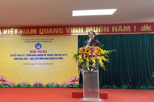 Bà Phạm Thị Diễm - Phó Chủ tịch UBND quận Ba Đình phát biểu.