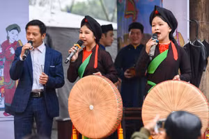 Câu lạc bộ "măng non" quan họ xã Hoàn Sơn, huyện Tiên Du, tỉnh Bắc Ninh đã thu hút và nhận được nhiều sự tán thưởng từ du khách đến du xuân, trảy hội vùng Lim.