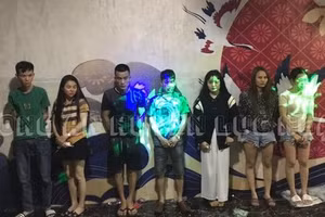 Nhóm 7 đối tượng trong nhà nghỉ có hành vi sử dụng ma túy.