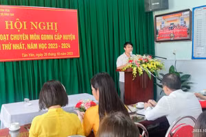 Quang cảnh buổi sinh hoạt chuyên môn.