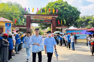 Thí sinh dự thi tại hội đồng thi trường THPT Lục Nam.