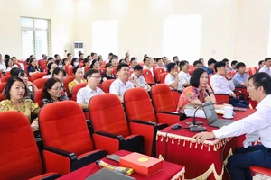 Nhà giáo Vi Mạnh Tường - giáo viên Toán (Trường THCS Giảng Võ) chia sẻ, thảo luận nâng cao chất lượng môn Toán.