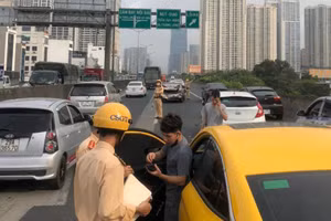 Hiện trường một vụ TNGT ở Thủ đô Hà Nội ngày 3/5. 