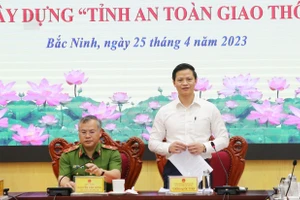 Ông Vương Quốc Tuấn, Phó Chủ tịch Thường trực UBND tỉnh Bắc Ninh phát biểu tại buổi làm việc.