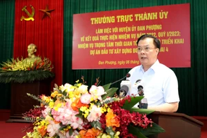 Bí thư Thành ủy Hà Nội - Đinh Tiến Dũng phát biểu.